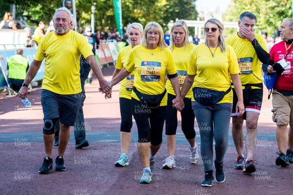 061019 - Cardiff Half Marathon -   The family of Ben McDonald, who died suddenly of a heart attack at last year's Cardiff Half Marathon, at this year's finish 