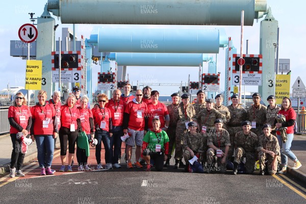 061019 - Cardiff Half Marathon -    Volunteers  at the Cardiff Bay Barrage