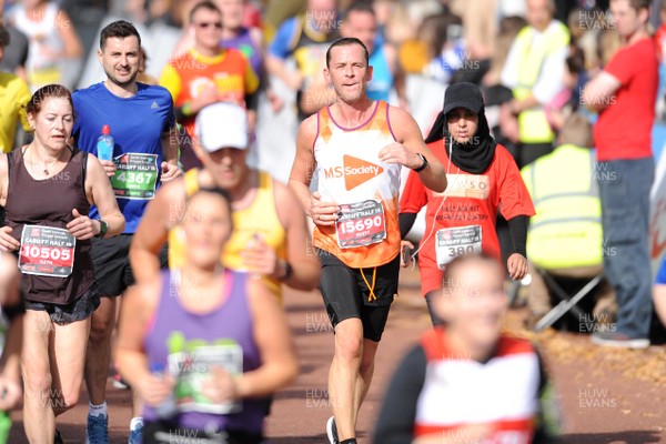 071018 - Cardiff University Cardiff Half Marathon - BBC Radio 1 DJ Scott Mills finishes Cardiff Half Marathon