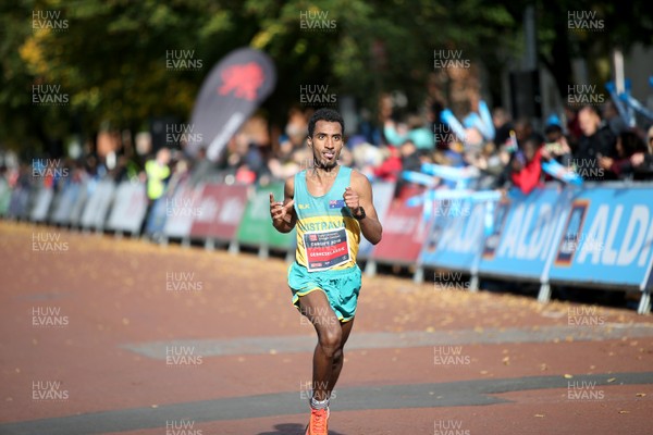 071018 - Cardiff University Cardiff Half Marathon - Dejen Gebrselassie of Australia