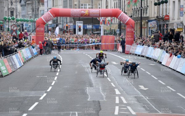 071018 - Cardiff University Cardiff Half Marathon - the start of the wheelchair race