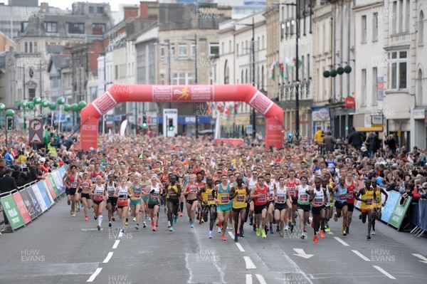071018 - Cardiff University Cardiff Half Marathon - general view of the start