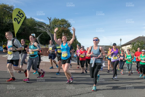 071018 - Cardiff Half Marathon -  Runners at the Custom House
