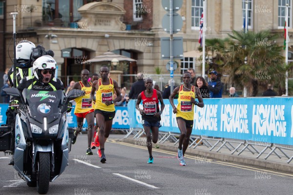 071018 - Cardiff Half Marathon -  Lead athletes at Cardiff Bay Barrage