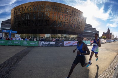 041026 Cardiff Half Marathon - Participants make their way through Cardiff Bay during the 2026 Cardiff Half Marathon