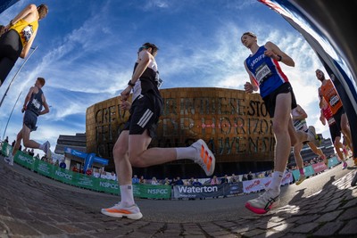 041026 Cardiff Half Marathon - Participants make their way through Cardiff Bay during the 2026 Cardiff Half Marathon