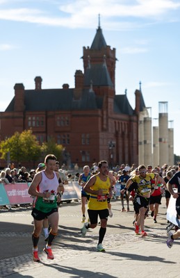 041026 Cardiff Half Marathon - Participants make their way through Cardiff Bay during the 2026 Cardiff Half Marathon