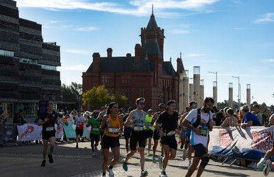 041026 Cardiff Half Marathon - Participants make their way through Cardiff Bay during the 2026 Cardiff Half Marathon