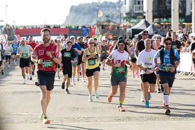 041026 Cardiff Half Marathon - Participants make their way through Cardiff Bay during the 2026 Cardiff Half Marathon