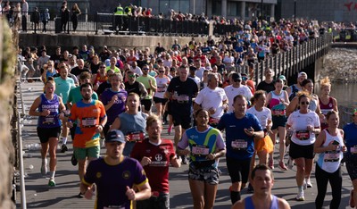 041026 Cardiff Half Marathon - Participants make their way through Cardiff Bay during the 2026 Cardiff Half Marathon