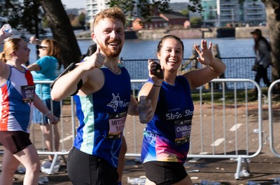 041026 Cardiff Half Marathon - Participants make their way through Cardiff Bay during the 2026 Cardiff Half Marathon