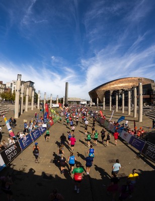 041026 Cardiff Half Marathon - Participants make their way through Cardiff Bay during the 2026 Cardiff Half Marathon