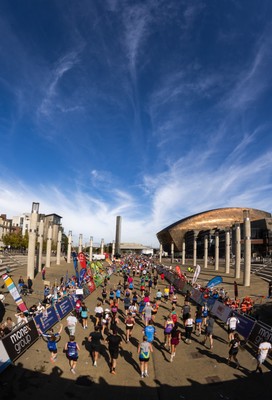 041026 Cardiff Half Marathon - Participants make their way through Cardiff Bay during the 2026 Cardiff Half Marathon