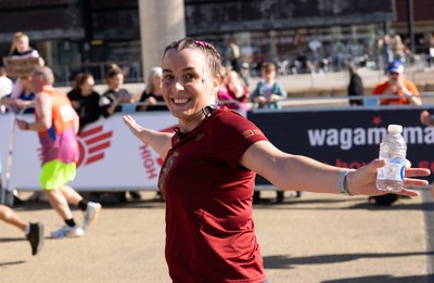 041026 Cardiff Half Marathon - Participants make their way through Cardiff Bay during the 2026 Cardiff Half Marathon