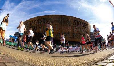 041026 Cardiff Half Marathon - Participants make their way through Cardiff Bay during the 2026 Cardiff Half Marathon