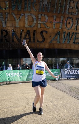 041026 Cardiff Half Marathon - Participants make their way through Cardiff Bay during the 2026 Cardiff Half Marathon