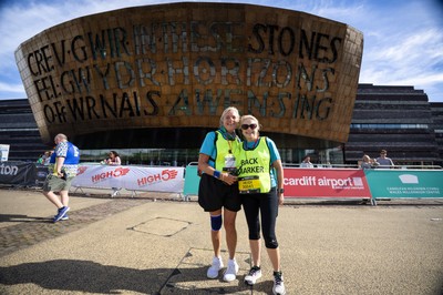 041026 Cardiff Half Marathon - Participants make their way through Cardiff Bay during the 2026 Cardiff Half Marathon