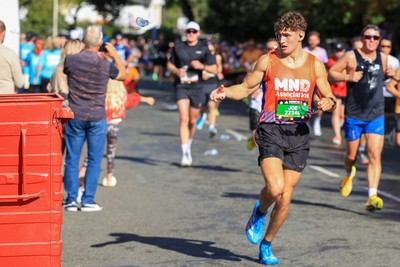 041026 - 2026 Cardiff Half Marathon - Roath Park - 