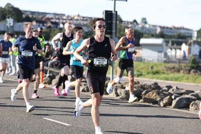 041026 - 2026 Cardiff Half Marathon - Runners and Spectators at Cardiff Bay Barrage 