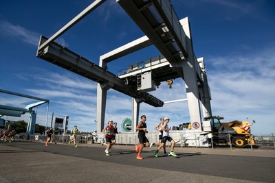 041026 - 2026 Cardiff Half Marathon - Runners at the Cardiff Bay Barrage 