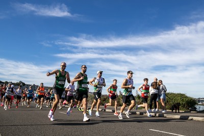 041026 - 2026 Cardiff Half Marathon - Runners at the Cardiff Bay Barrage 