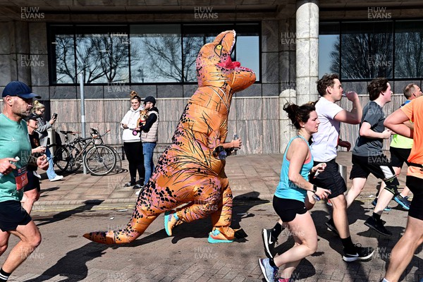 270322 - Cardiff University Cardiff Half Marathon - Runner in dinosaur costume