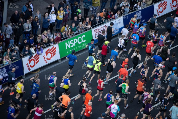 270322 - Cardiff University Cardiff Half Marathon - Mass start on Castle Street
