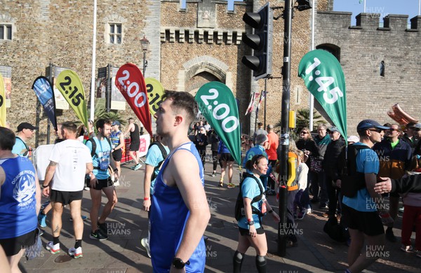270322 - Cardiff University Cardiff Half Marathon - Runners are organised before the start of the race