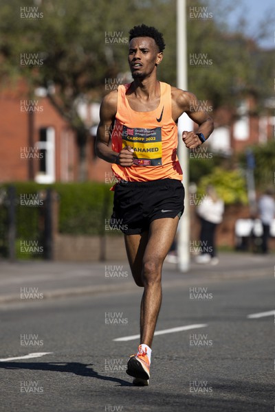 270322 - Cardiff University Cardiff Half Marathon - Zakariya Mahamed at Roath Park