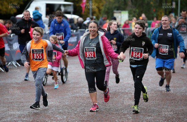 061018 - Cardiff University's Cardiff Half Marathon Festival of Running - Family Fun Run 