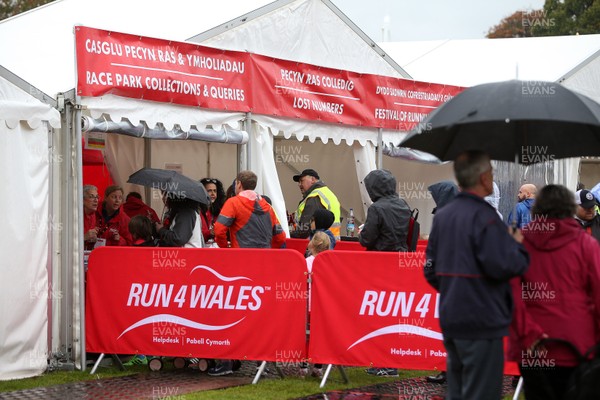 061018 - Cardiff University's Cardiff Half Marathon Festival of Running - Mascot Race