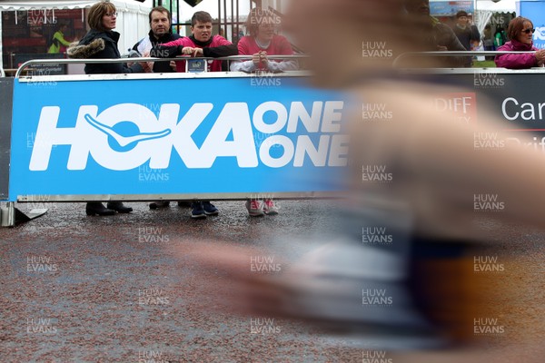 061018 - Cardiff University's Cardiff Half Marathon Festival of Running - Mascot Race