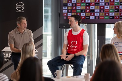 300926 - Run4Wales - Press Conference ahead of the Cardiff Half Marathon which takes place this Sunday 4th October - Louis Price