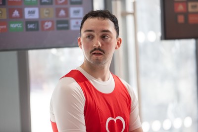 300926 - Run4Wales - Press Conference ahead of the Cardiff Half Marathon which takes place this Sunday 4th October - Louis Price