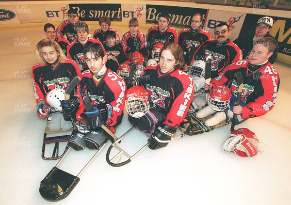 040299 - Members of the Cardiff Huskies sledge hockey team at Cardiff Ice Rink