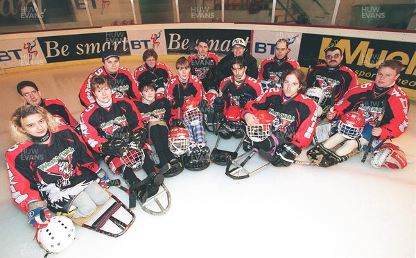 040299 - Members of the Cardiff Huskies sledge hockey team at Cardiff Ice Rink