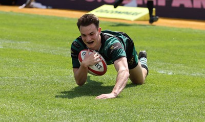 100525 - Cardiff Met Athletic v St Peters Athletic, Mens Division 5 Cup Final - Tom Jeans of St Peters Athletic races in to score try