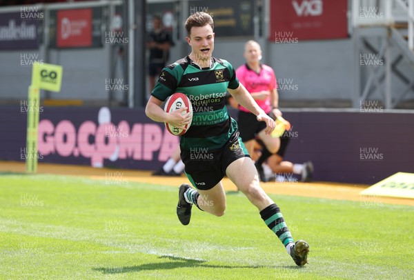 100525 - Cardiff Met Athletic v St Peters Athletic, Mens Division 5 Cup Final - Tom Jeans of St Peters Athletic races in to score try