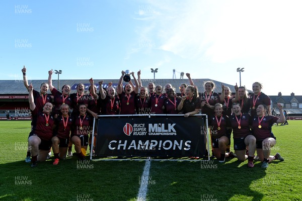 160425 - Cardiff Met Women v Loughborough University Women - Women’s BUCS Super Rugby Milk Championship Final - Cardiff Met celebrate lifting the trophy at full time