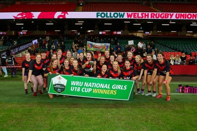 061225 - Cardiff Quins v Gwylliad Meirionnydd - WRU Girls U18 Hub Final - Gwylliad Meirionnydd celebrate winning the trophy