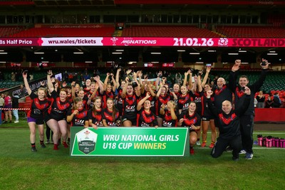 061225 - Cardiff Quins v Gwylliad Meirionnydd - WRU Girls U18 Hub Final - Gwylliad Meirionnydd celebrate winning the trophy