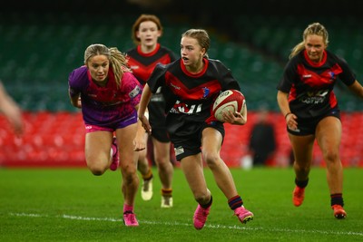 061225 - Cardiff Quins v Gwylliad Meirionnydd - WRU Girls U18 Hub Final - Cardiff Quins (Pink) take on Gwylliad Meirionnydd