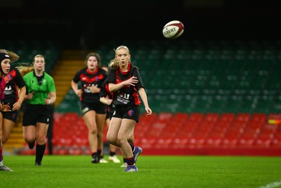 061225 - Cardiff Quins v Gwylliad Meirionnydd - WRU Girls U18 Hub Final - Cardiff Quins (Pink) take on Gwylliad Meirionnydd
