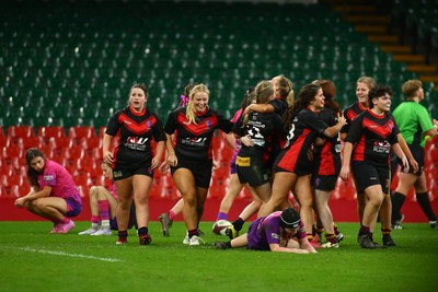061225 - Cardiff Quins v Gwylliad Meirionnydd - WRU Girls U18 Hub Final - Gwylliad Meirionnydd celebrate winning the game at the final whistle