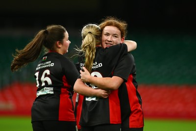 061225 - Cardiff Quins v Gwylliad Meirionnydd - WRU Girls U18 Hub Final - Gwylliad Meirionnydd celebrate winning the game at the final whistle