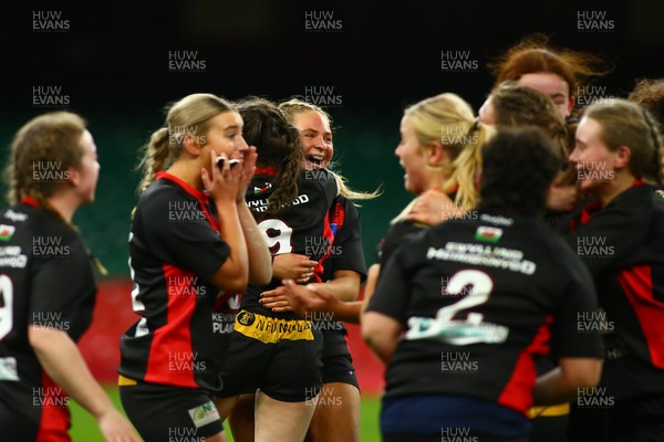 061225 - Cardiff Quins v Gwylliad Meirionnydd - WRU Girls U18 Hub Final - Gwylliad Meirionnydd celebrate winning the game at the final whistle