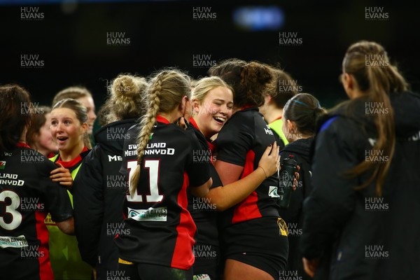 061225 - Cardiff Quins v Gwylliad Meirionnydd - WRU Girls U18 Hub Final - Gwylliad Meirionnydd celebrate winning the game at the final whistle