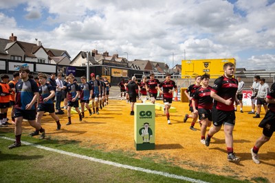 050525 - Cardiff Quins v Llanishen - U18 Bowl Final - Boys U18s Finals Day - Teams run out onto the pitch