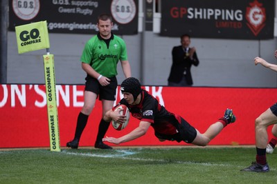 050525 - Cardiff Quins v Llanishen - U18 Bowl Final - Boys U18s Finals Day - Zak Edleston of Llanishen scores a try