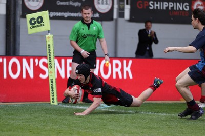 050525 - Cardiff Quins v Llanishen - U18 Bowl Final - Boys U18s Finals Day - Zak Edleston of Llanishen scores a try